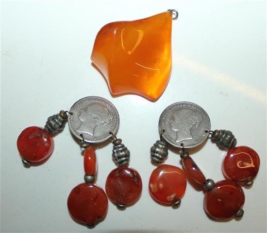 Amber pendant & Cornelian earrings